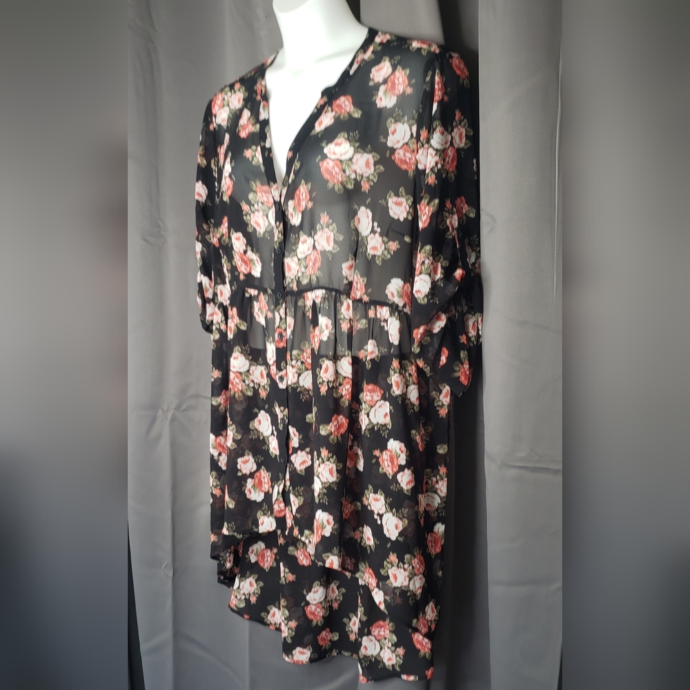 Torrid, size 3, Floral,  button up,  sheer, High/low shirt. Built in waist